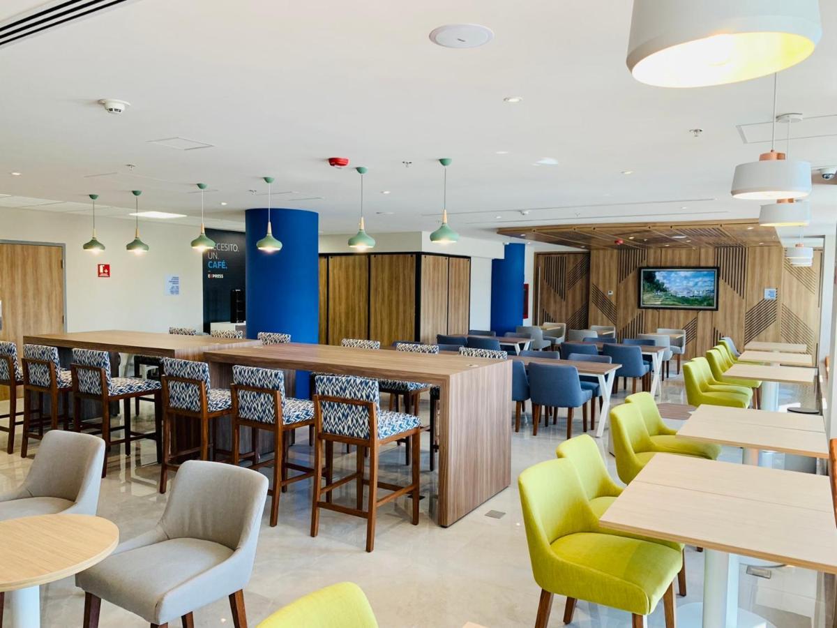 Holiday Inn Express - Guadalajara Vallarta Poniente By Ihg Zapopan Exterior photo